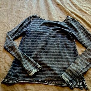 We The Free Scoop Neck Long Sleeve Shirt - size XS